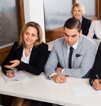 Et si vous recrutiez un commercial en alternance ?